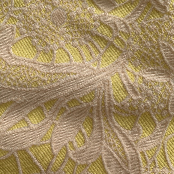 ONE MARKET Marie Textured Print Shorts- Medium - Picture 6 of 7